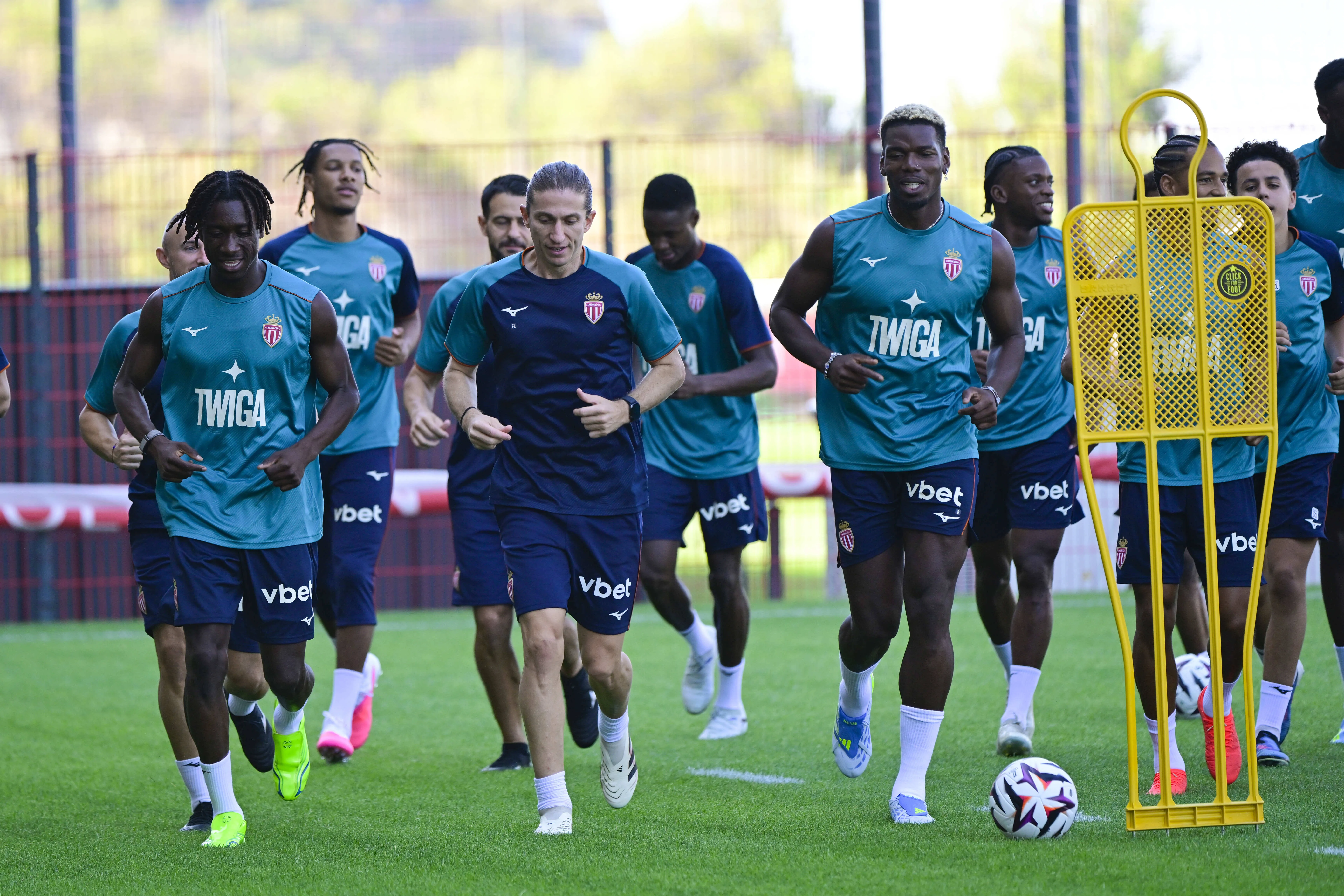 Filipe Lu&iacute;s e elenco do Monaco durante treinamento (Foto: IMAGO / PsnewZ)