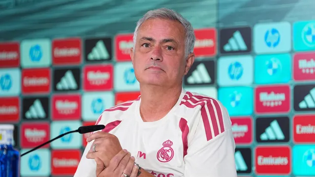 &lsquo;Todos cometem erros, mas acumul&aacute;-los &eacute; diferente&rsquo;: Mourinho cobra jogador problem&aacute;tico do Real Madrid