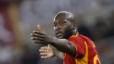 Empate faz Juventus sonhar com a Champions, e complica Roma na Serie A