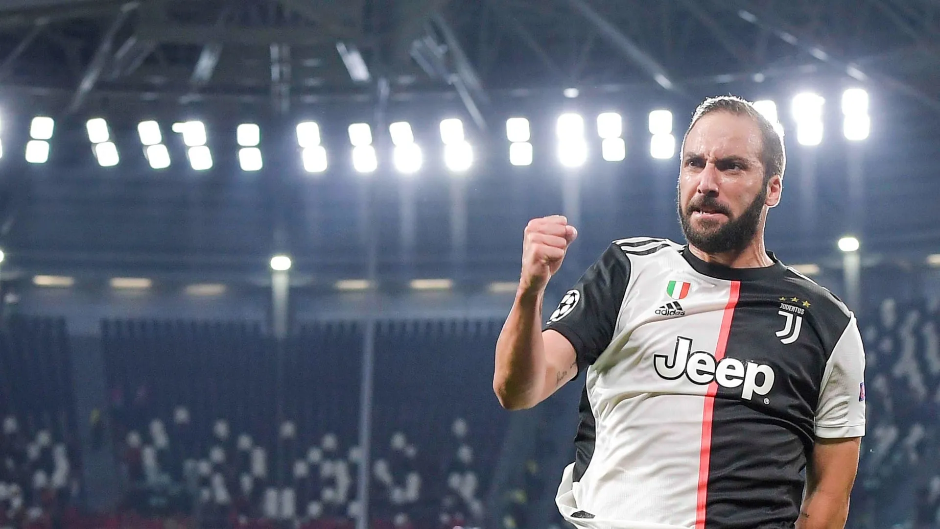 Em atua&ccedil;&atilde;o segura, Juventus contou com Higua&iacute;n decisivo para vencer Leverkusen