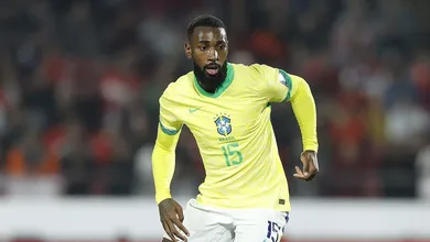 Aconteceu de tudo em uma ca&oacute;tica entrevista coletiva de G&eacute;rson pela Sele&ccedil;&atilde;o