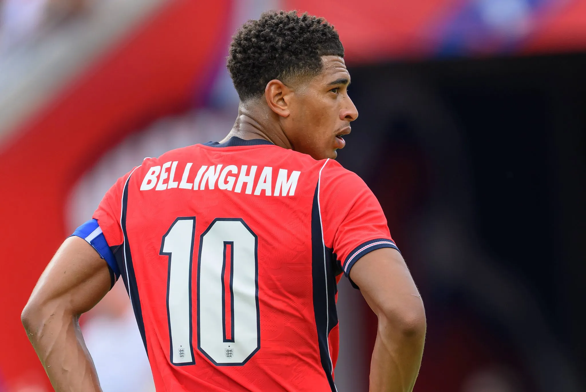 Bellingham, camisa 10 da Inglaterra, durante amistoso com a Nova Zel&acirc;ndia 