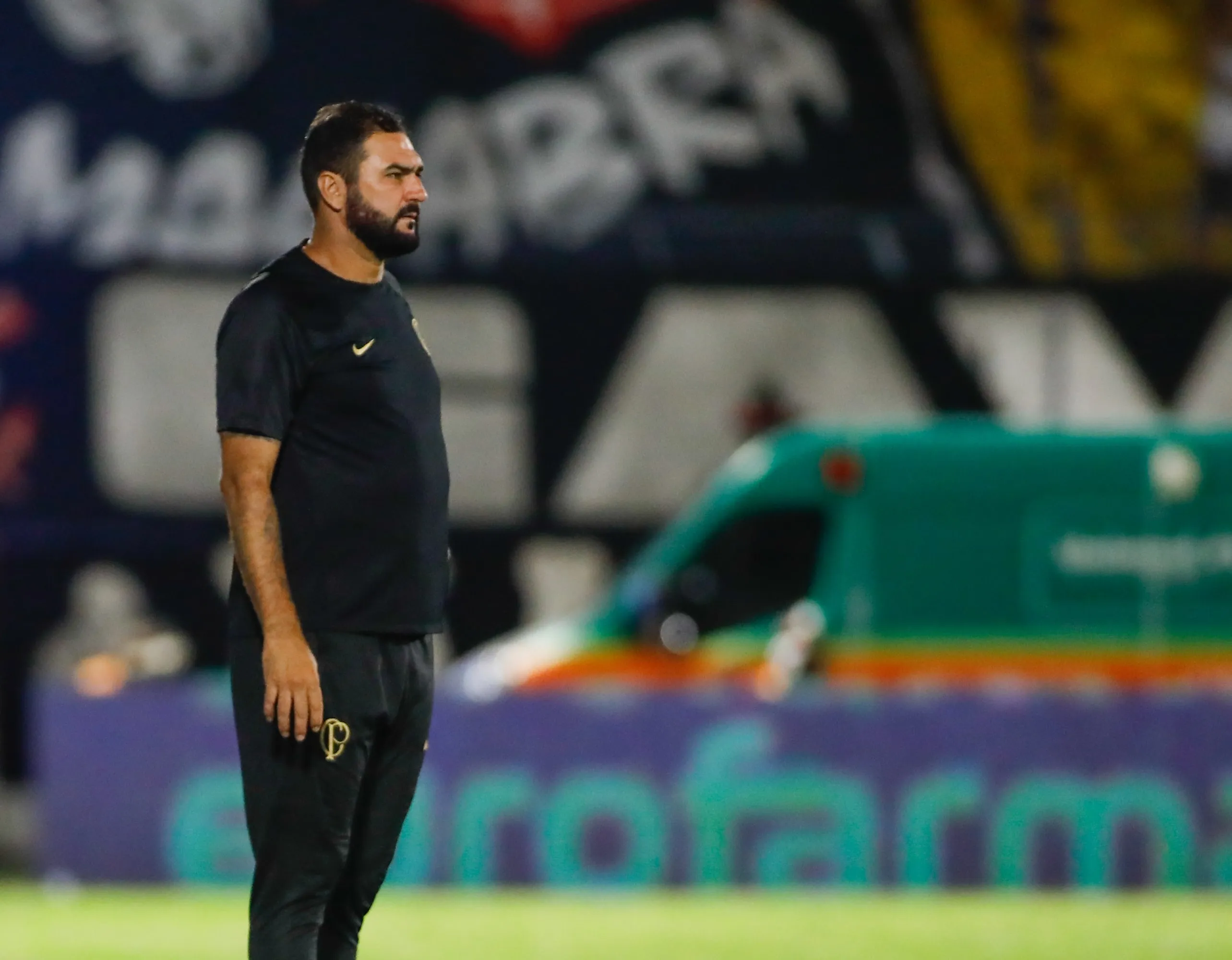 Enquanto avalia futuro de Ant&oacute;nio Oliveira, Corinthians demite Danilo, t&eacute;cnico do sub-20