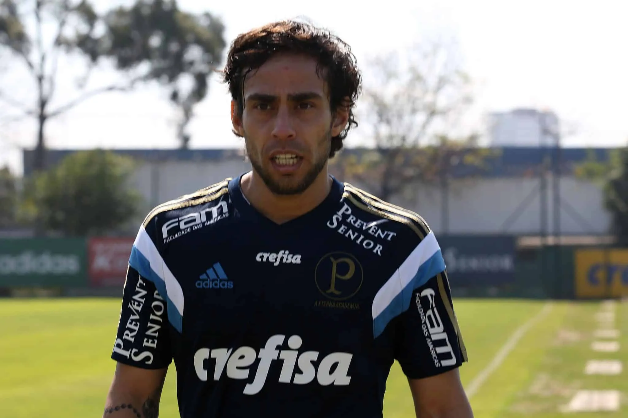 &Iacute;dolo do Palmeiras, Valdivia &eacute; preso no Chile
