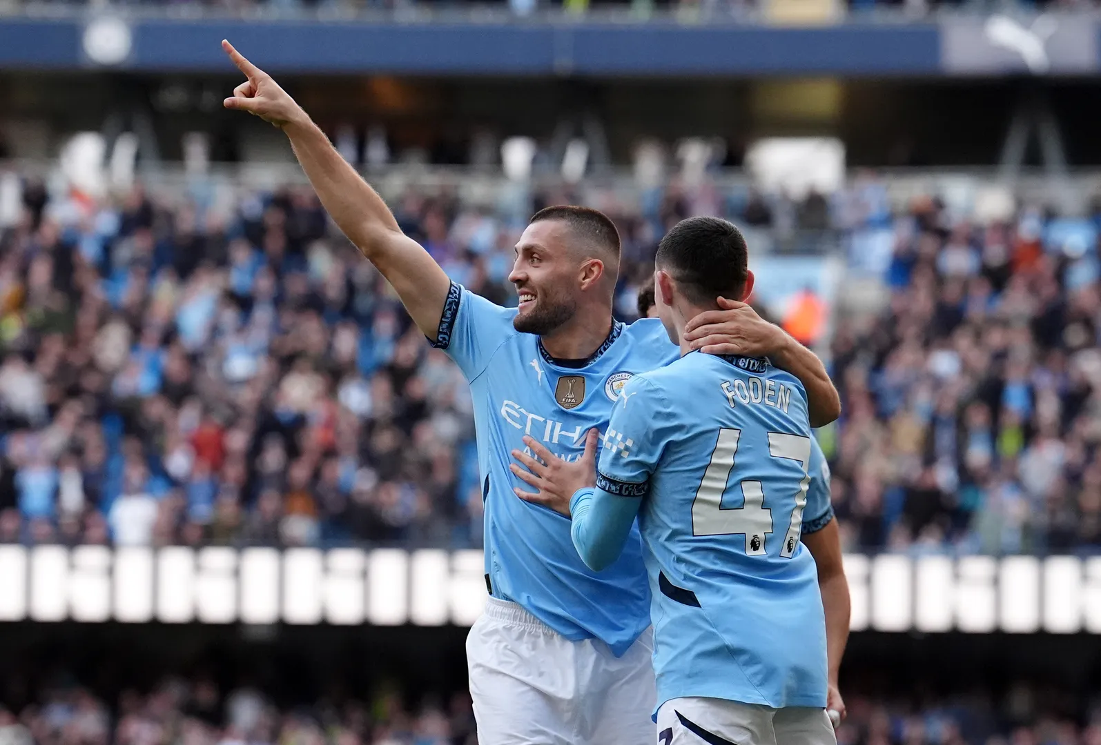 Kovacic anota doblete e conduz virada do City sobre o Fullham. Foto: Icon Sport