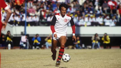Leandro, 60 anos: mestre da lateral, &iacute;dolo (e torcedor) gigante do Flamengo