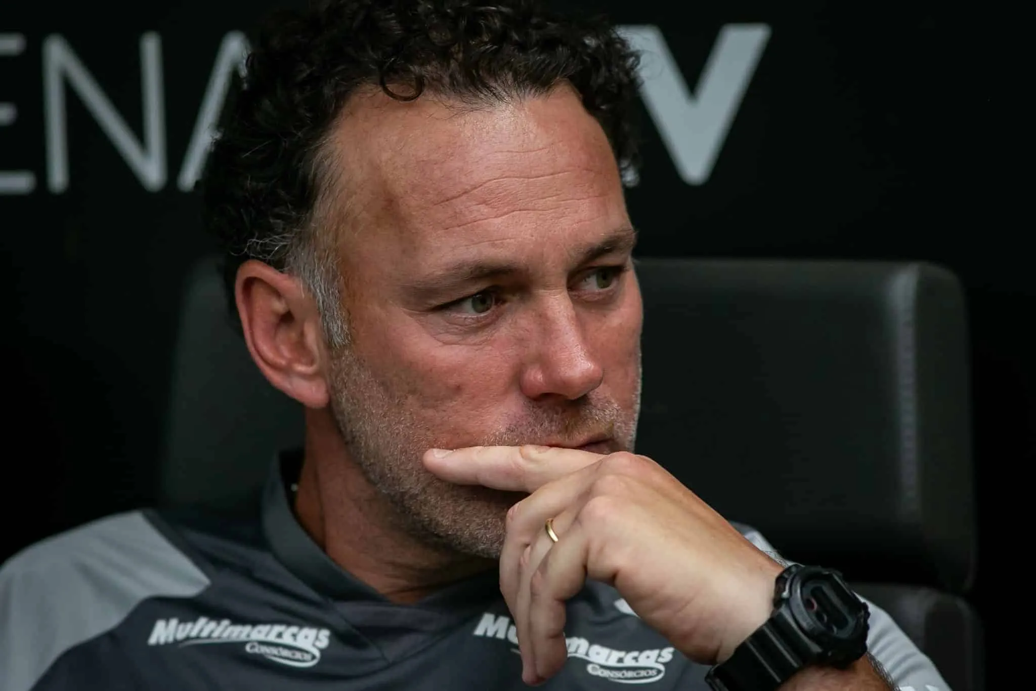 Poucos treinos, 12h de viagem e time desgastado: os desafios de Milito no Atl&eacute;tico-MG