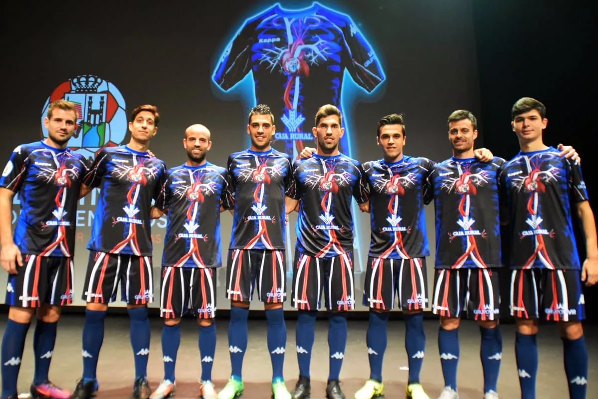 Clube espanhol traz uma exc&ecirc;ntrica vers&atilde;o do sistema circulat&oacute;rio em seu novo uniforme