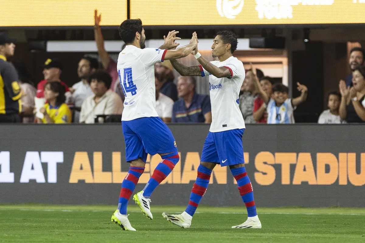Arsenal x Barcelona n&atilde;o teve clima de amistoso e fez Raphinha quebrar maldi&ccedil;&atilde;o
