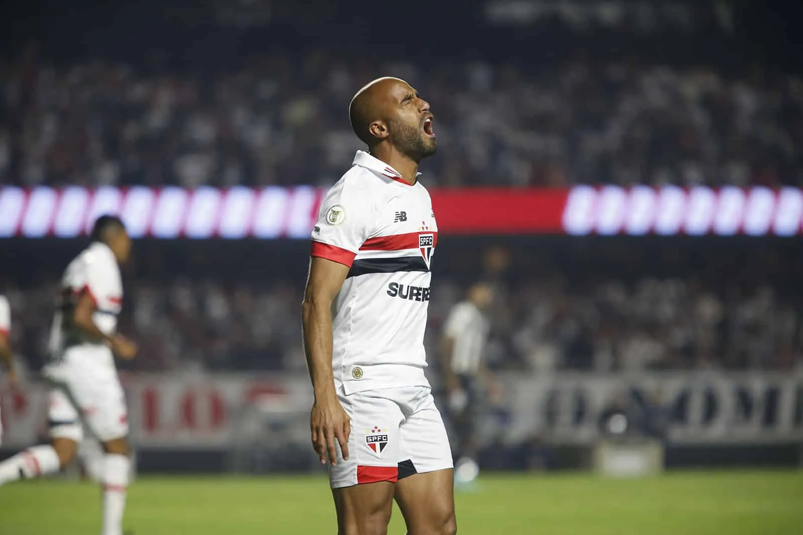 Suspens&atilde;o de Lucas contra o Fortaleza tamb&eacute;m traz lado bom para o S&atilde;o Paulo