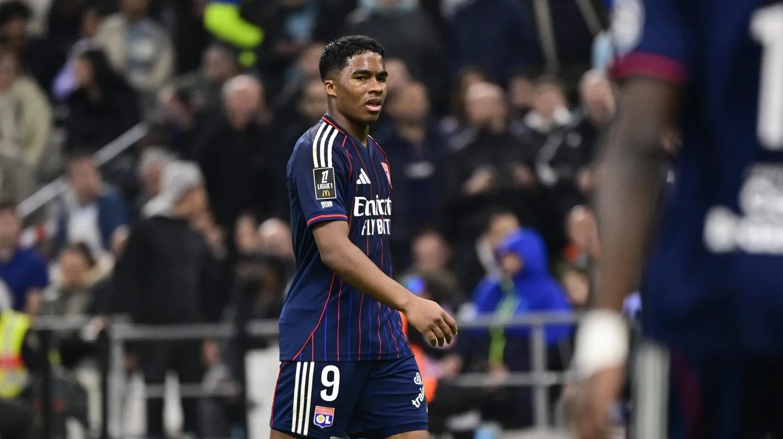 Endrick &lsquo;gar&ccedil;om&rsquo; supera marca no Real Madrid, mas &eacute; ofuscado em derrota do Lyon