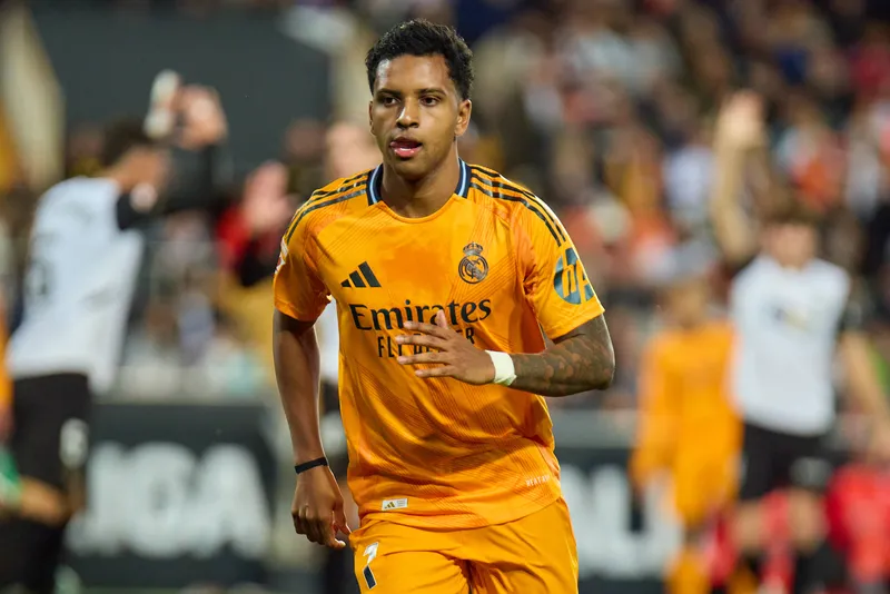 Rodrygo &eacute; o segundo atleta brasileiro na lista do 100 mais valiosos do mundo. Companheiro de Vini Jr no Real Madrid est&aacute; avaliado em R$ 890 milh&otilde;es