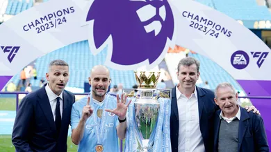 Sa&iacute;da de bra&ccedil;o direito de Guardiola no City deixa futuro de treinador ainda mais incerto