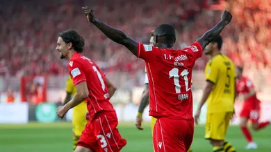 O mar vermelho ferveu com a primeira vit&oacute;ria do Union Berlim na Bundesliga &ndash; e contra o Dortmund