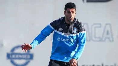 Su&aacute;rez &eacute; cortado de jogo do Gr&ecirc;mio enquanto negocia com o Inter Miami