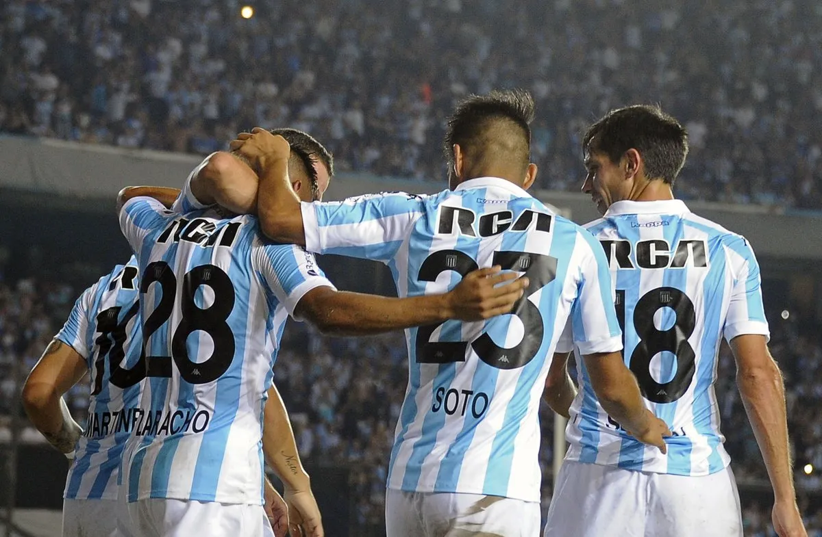 Mart&iacute;n Silva foi a resist&ecirc;ncia solit&aacute;ria de um Vasco fr&aacute;gil, diante da voracidade do Racing