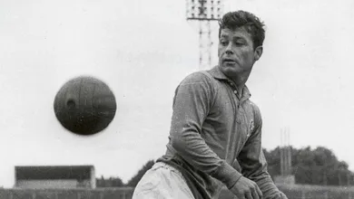 Quando o Botafogo tentou trazer Just Fontaine, j&aacute; artilheiro da Copa, para o futebol brasileiro