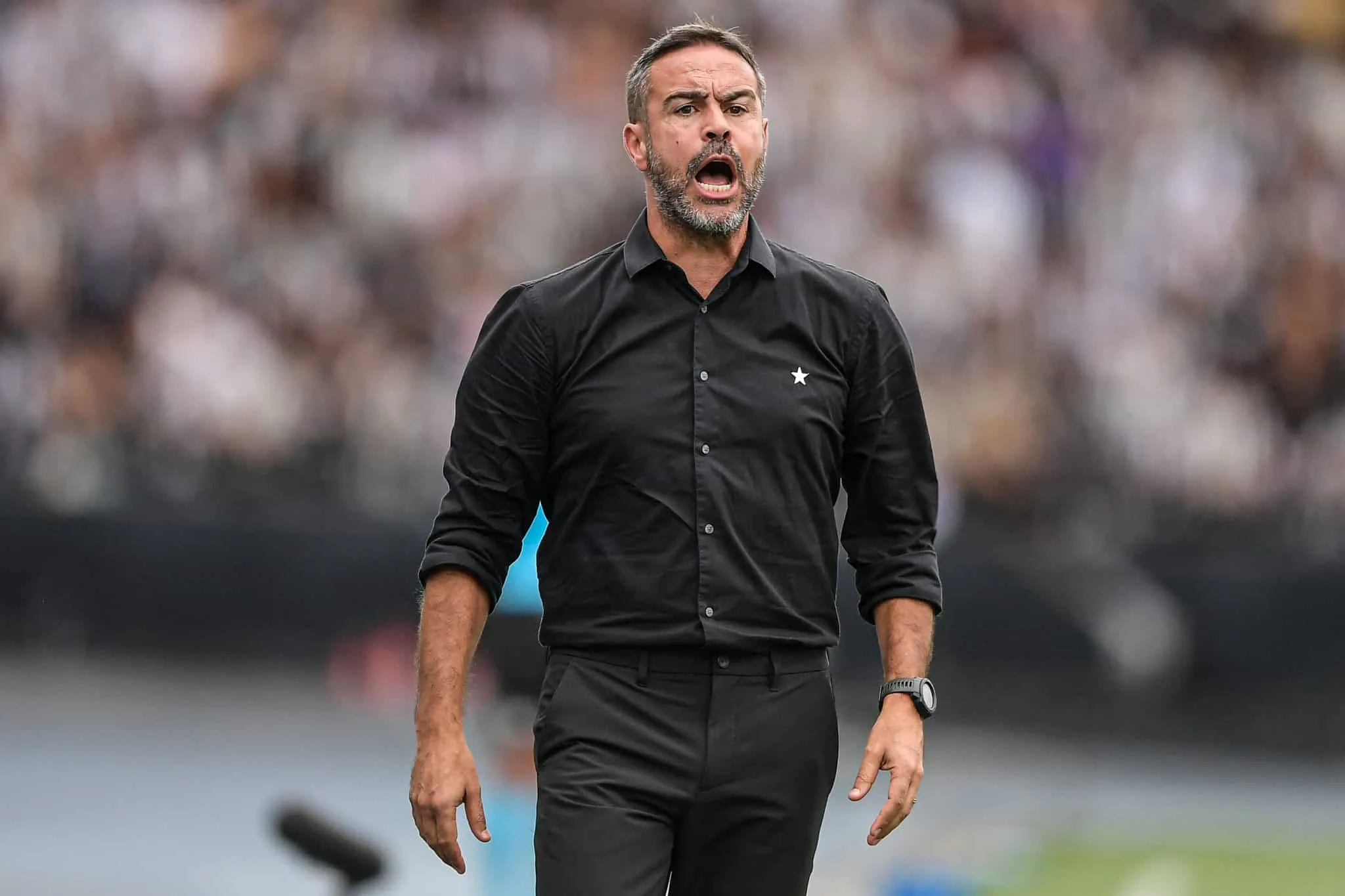 Artur Jorge fala sobre futuro e n&atilde;o crava perman&ecirc;ncia no Botafogo para 2025