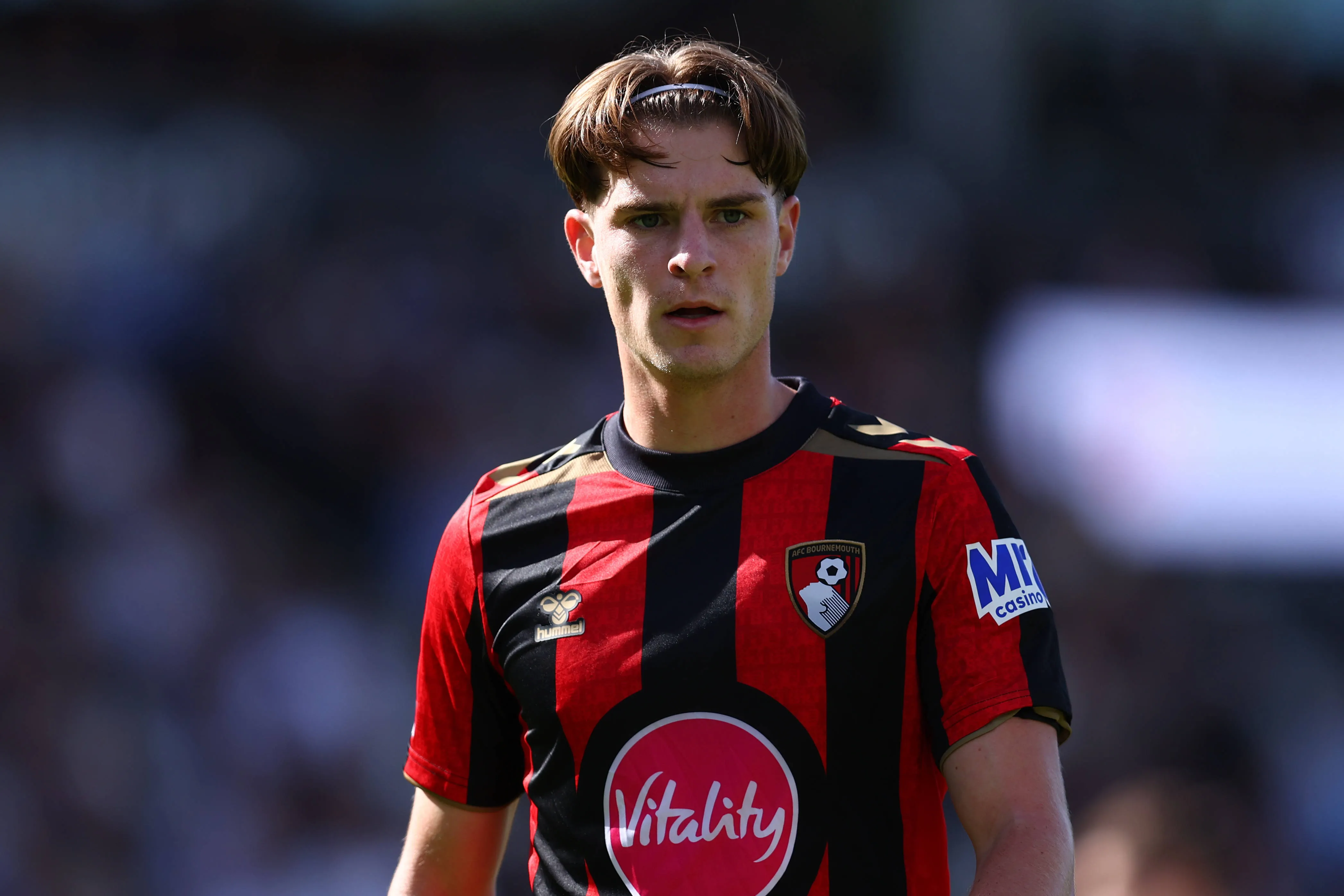 Alex Scott em jogo do Bournemouth