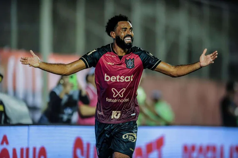 Caio voltou a jogar pelo Vit&oacute;ria ap&oacute;s um ano parado - Foto: Jhony Pinho/EC Vit&oacute;ria