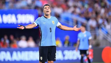 Trave evitou que despedida de Su&aacute;rez no Uruguai fosse hist&oacute;rica como sua carreira