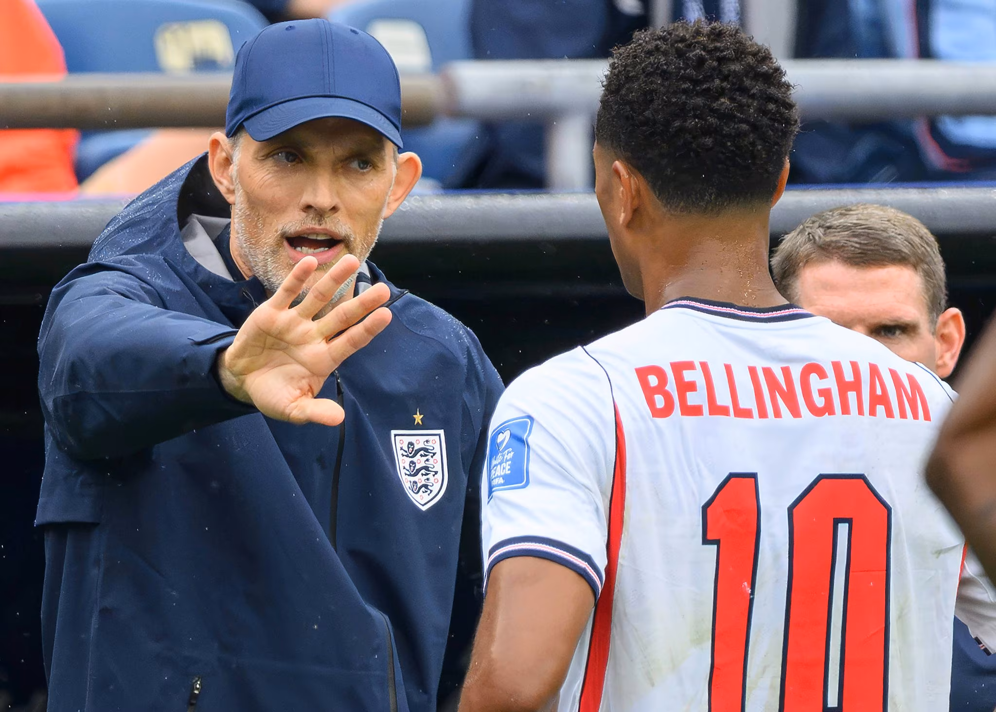 Tuchel orienta Bellingham durante jogo da Inglaterra 