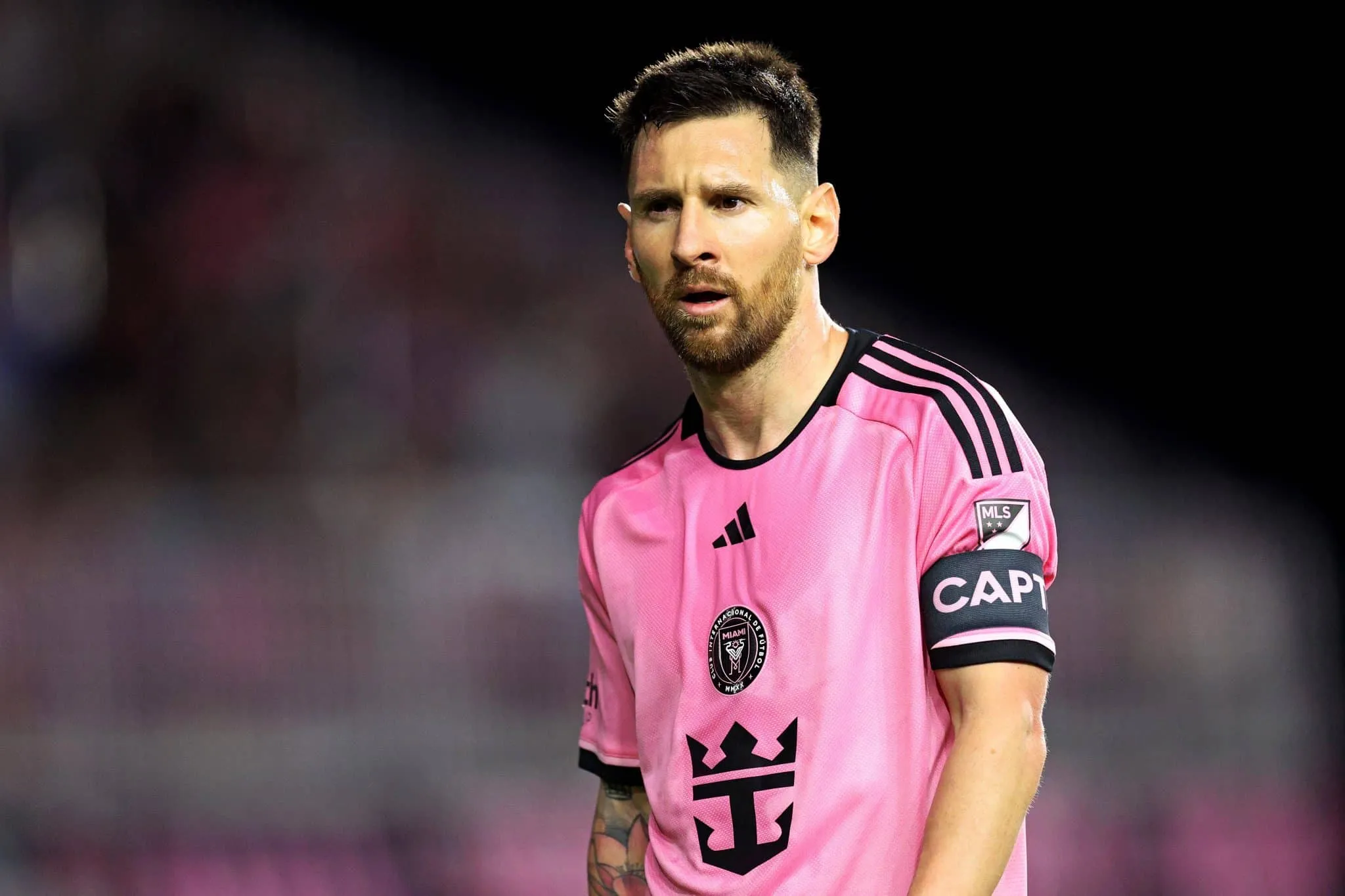 Clube mexicano alerta: quem for tietar Messi pode ser banido e at&eacute; preso