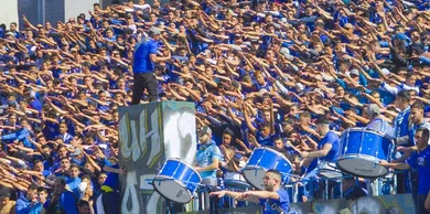 No Marrocos, a torcida do Ittihad Tanger criou um c&acirc;ntico para protestar contra a corrup&ccedil;&atilde;o do governo e a desigualdade social