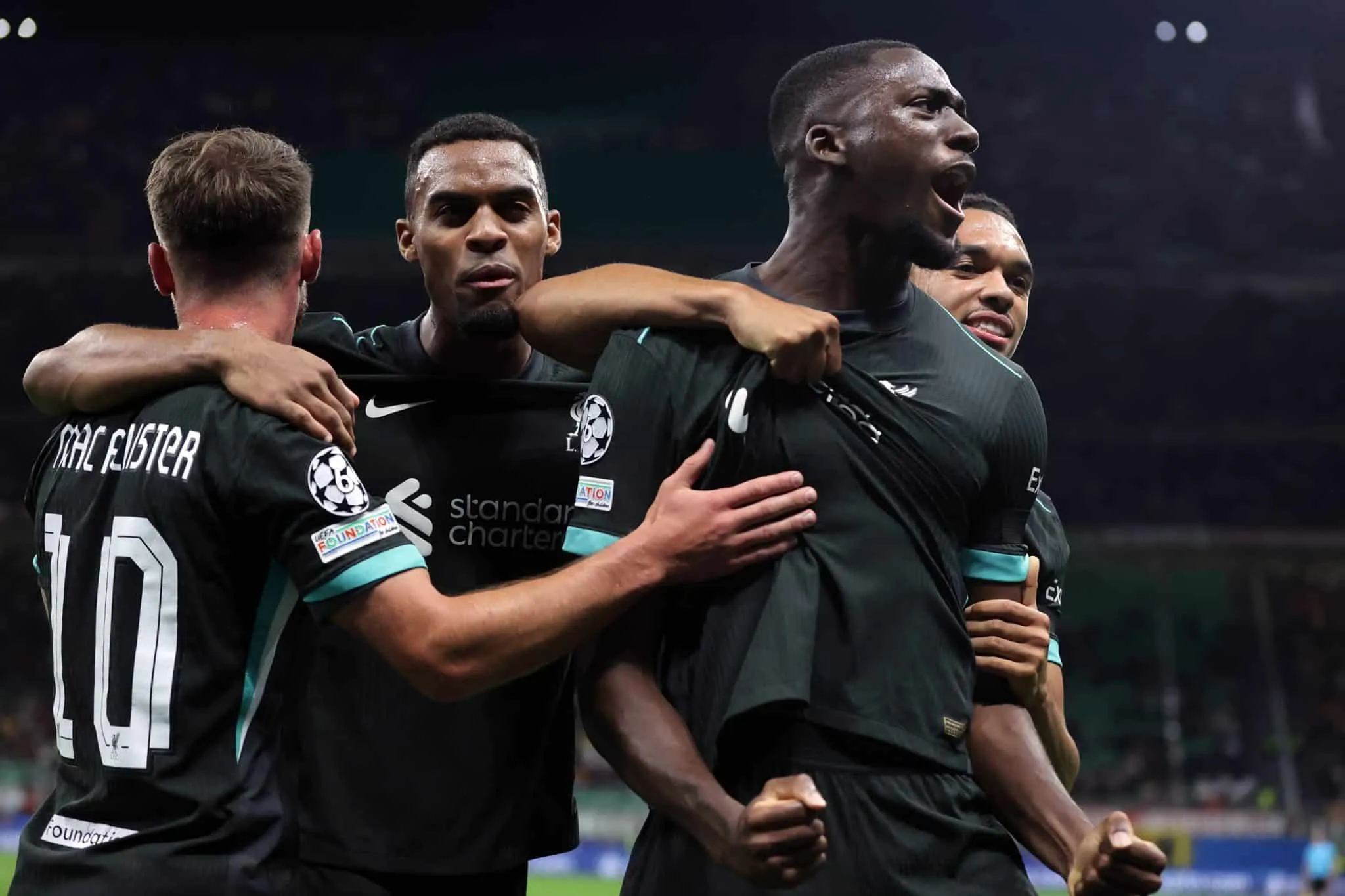 Liverpool usa arma letal do futebol ingl&ecirc;s para vencer o Milan de virada