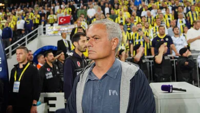 Ex-S&atilde;o Paulo e Osimhen estragam primeiro cl&aacute;ssico de Mourinho na Turquia