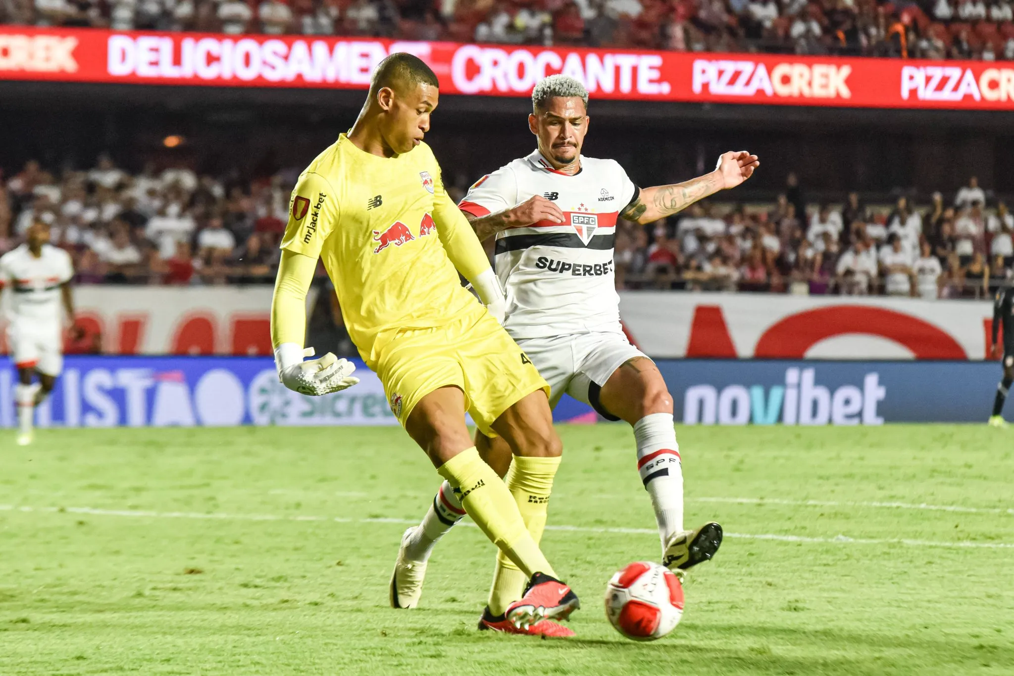 Luc&atilde;o em a&ccedil;&atilde;o pelo Bragantino