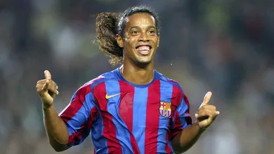 Nos 15 anos do t&iacute;tulo, 15 fatos marcantes do Barcelona campe&atilde;o espanhol de 2004/05