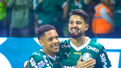 Dupla resolve de novo para um Palmeiras ainda mais l&iacute;der contra o Santos