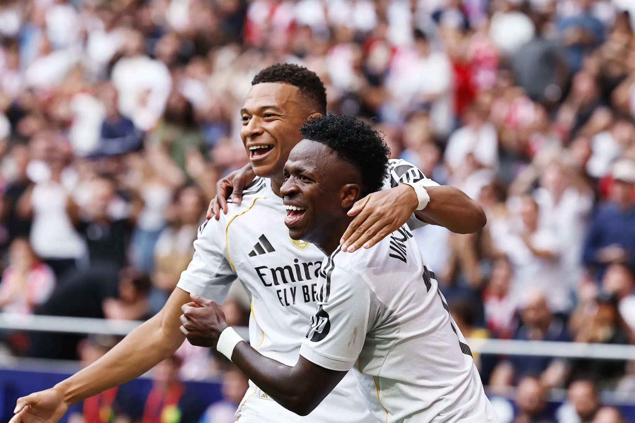 &lsquo;Falam de n&oacute;s por tudo&rsquo;: Mbapp&eacute; detalha rela&ccedil;&atilde;o com Vini Jr em chegada ao Real Madrid