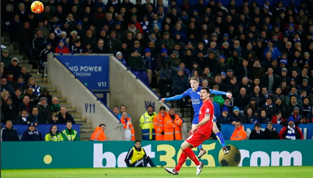 Vardy e Mahrez chegaram ao &aacute;pice da parceria infernal com o gol antol&oacute;gico sobre o Liverpool