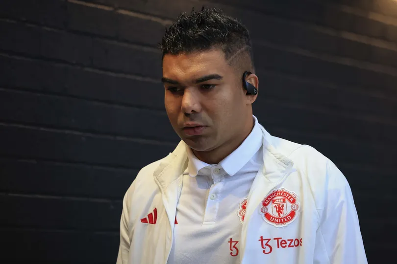 Foto: (Icon Sport) - Casemiro est&aacute; recuperado e est&aacute; &agrave; disposi&ccedil;&atilde;o de Erik ten Hag no Manchester United