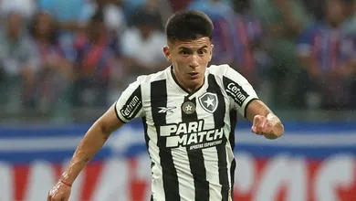 Em 45 minutos, Thiago Almada mostrou o que pode dar ao Botafogo