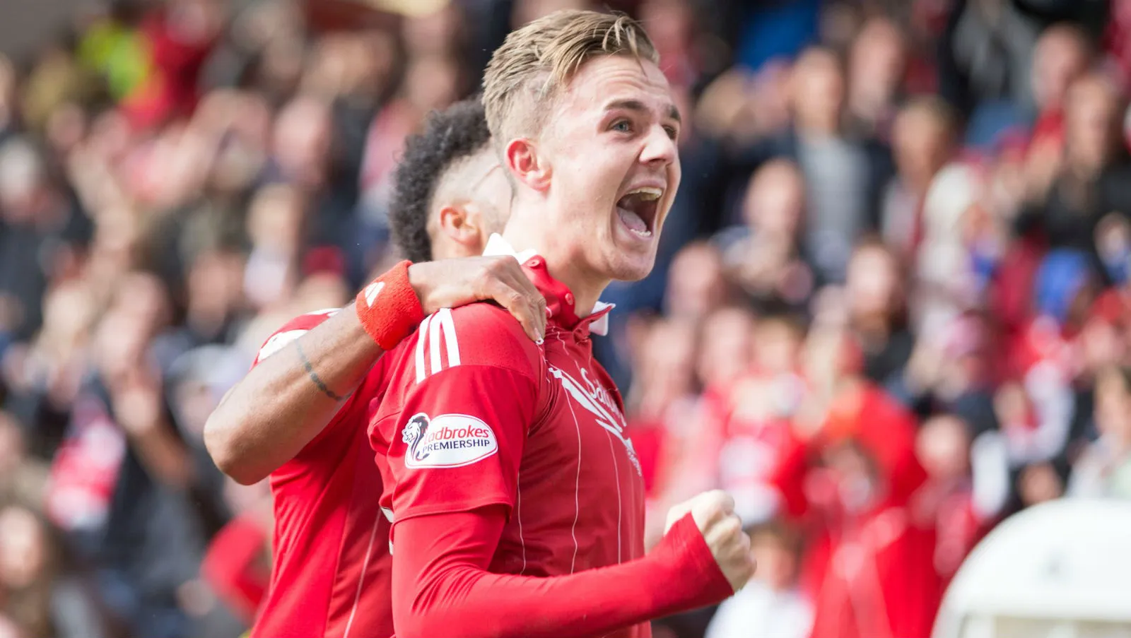 Aberdeen achou um &oacute;timo jeito de vencer o cl&aacute;ssico: Com gola&ccedil;o de falta aos 45 do 2&deg; tempo