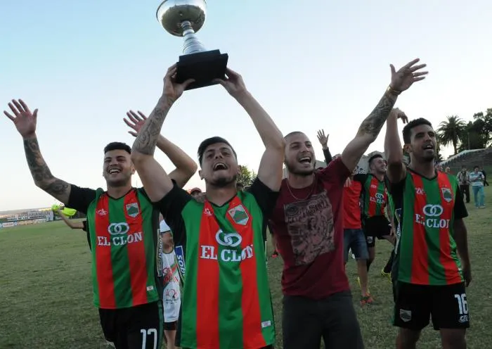 Uma manchete n&atilde;o d&aacute; conta de resumir a virada &eacute;pica do Rampla Juniors na Segundona uruguaia