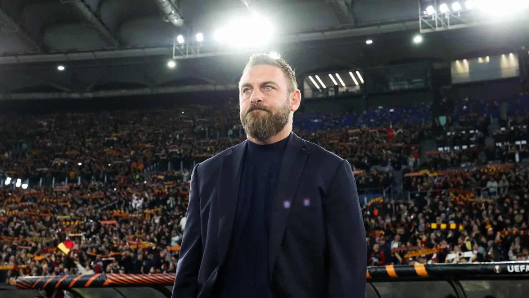 Em busca de um camisa 9, Roma mira em artilheiro de John Textor na Inglaterra