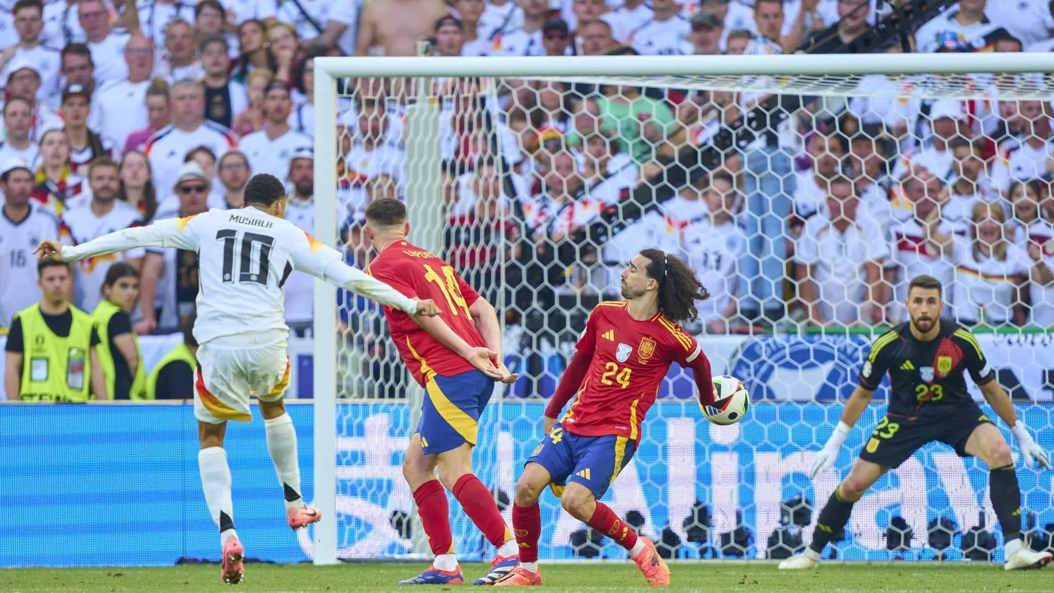 UEFA reconhece erro de arbitragem em jogo crucial para o t&iacute;tulo da Espanha