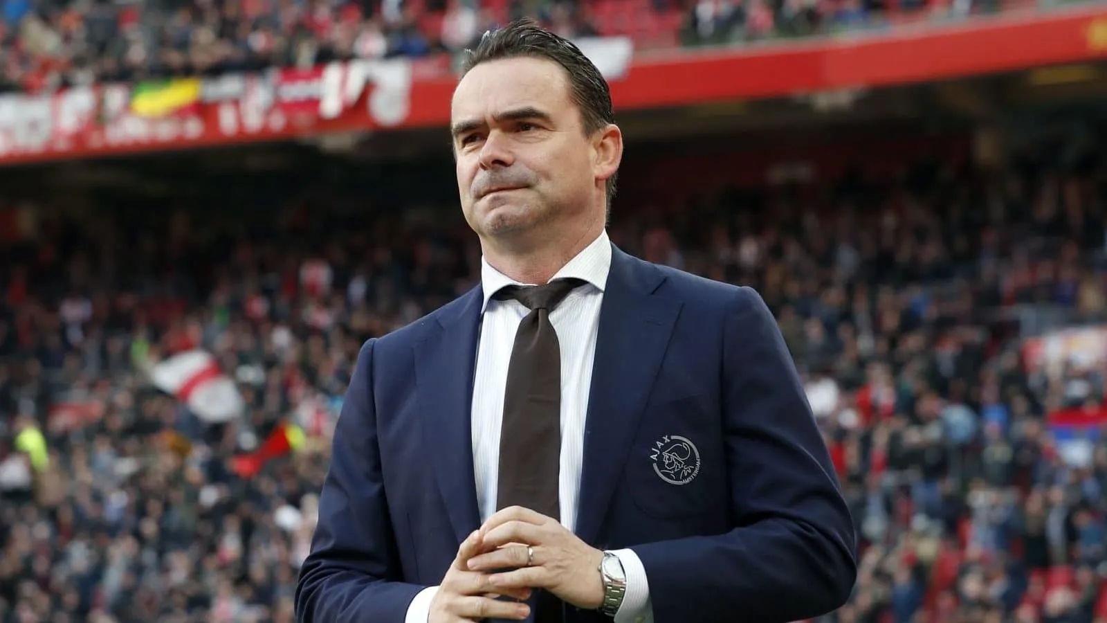 Overmars pede demiss&atilde;o como diretor do Ajax por mensagens assediando mulheres do clube