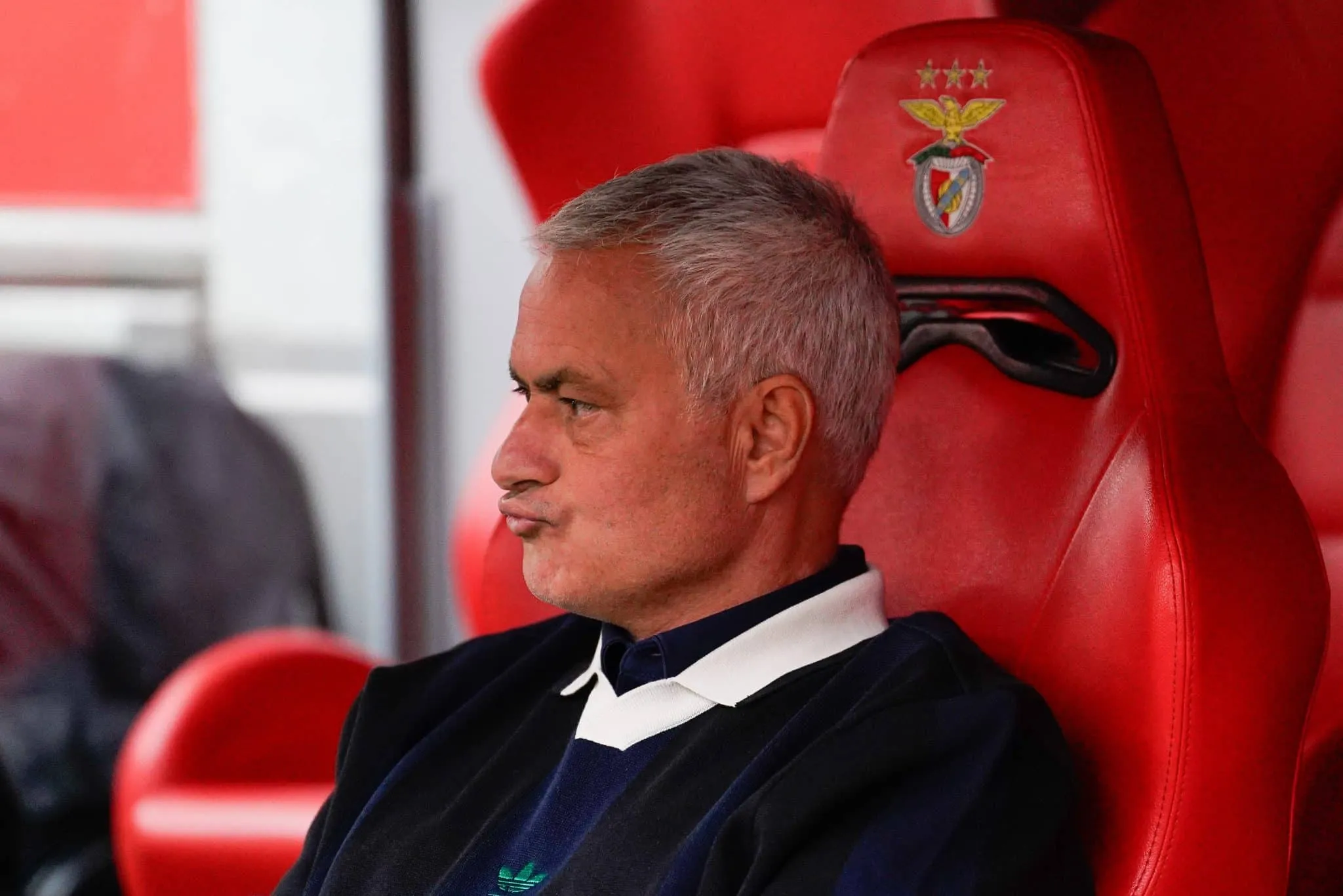Mourinho visitando o Chelsea: Aproveitamento de rebaixado e saldo negativo surpreendem