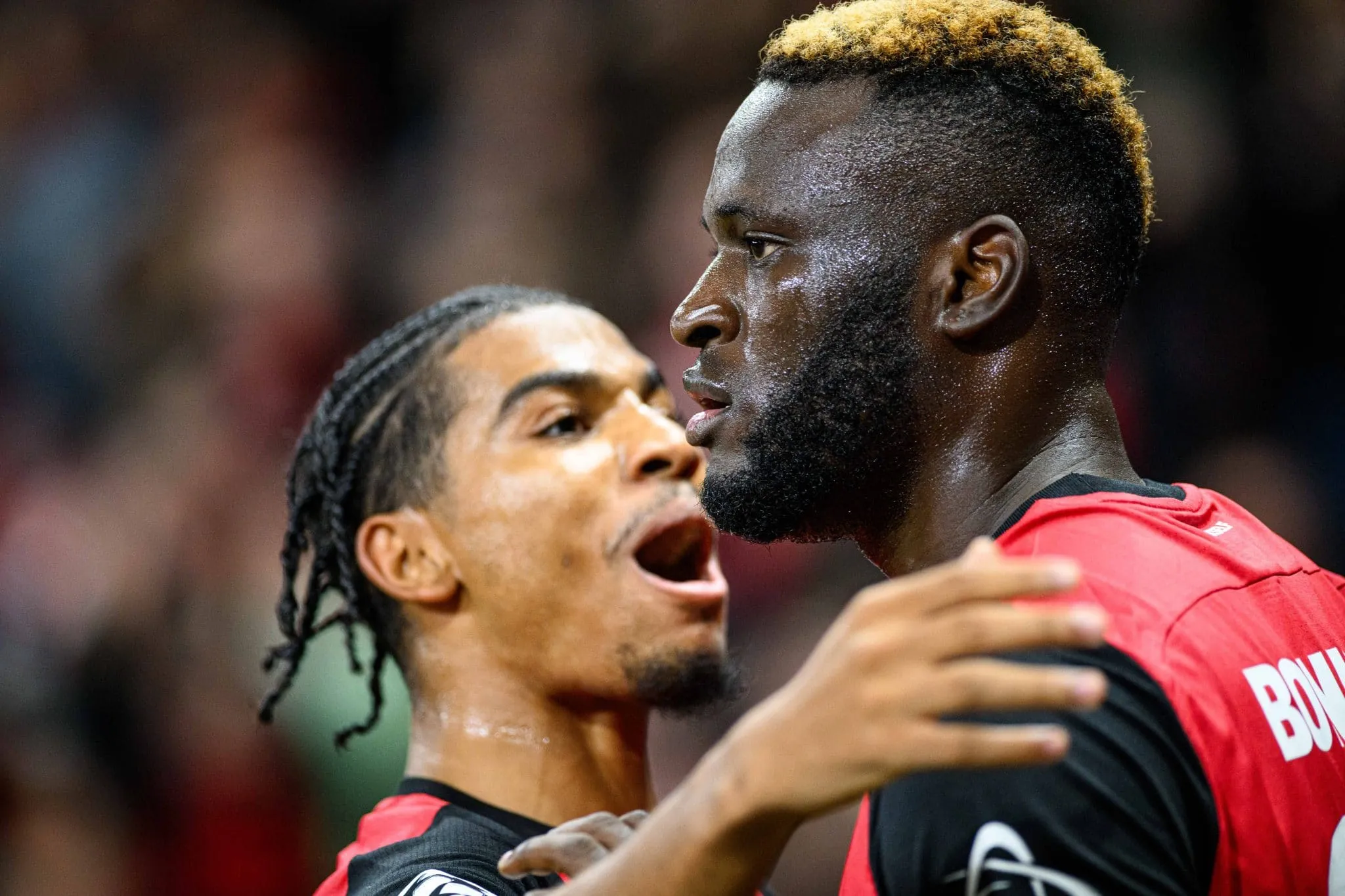 Artilheiro do Leverkusen desencanta na Champions em vit&oacute;ria sobre o Milan