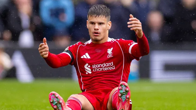 &lsquo;N&atilde;o deu certo&rsquo;: Ex-Liverpool questiona n&iacute;vel de Kerkez e sugere novo lateral ao clube