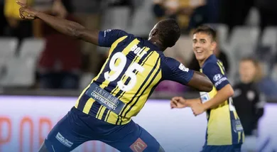 Nada mal: Bolt anotou dois gols em seu primeiro amistoso com o Central Coast Mariners