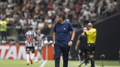 Nico Larcam&oacute;n celebra vit&oacute;ria do Cruzeiro mas prega cautela: &lsquo;Sustentar a humildade&rsquo;