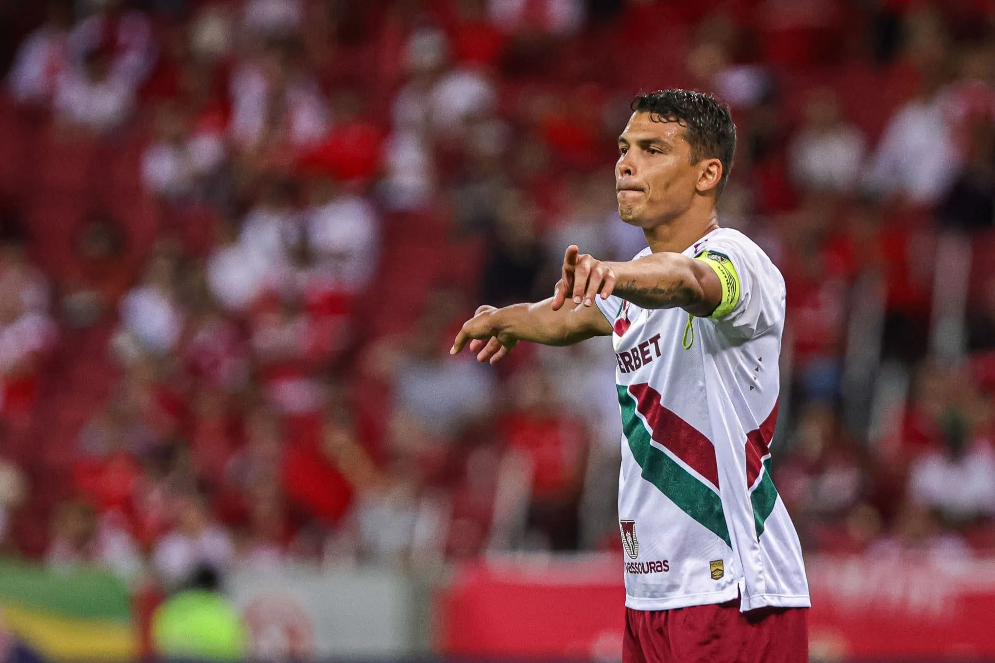 Em primeiro jogo sem Marcelo, Mano erra e Fluminense volta a se complicar no Brasileir&atilde;o