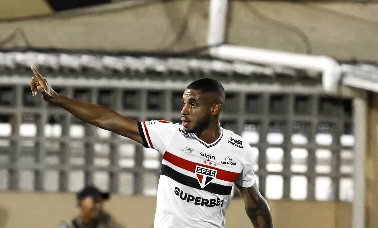 Reserva decide e amea&ccedil;a vaga de Calleri, mas S&atilde;o Paulo pode perder titular absoluto