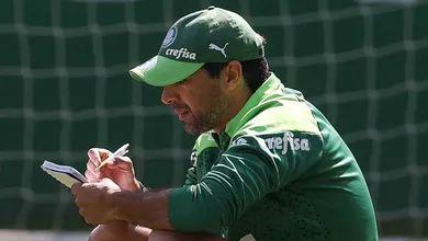 Existe uma crise interna no Palmeiras? Abel perdeu o vesti&aacute;rio?